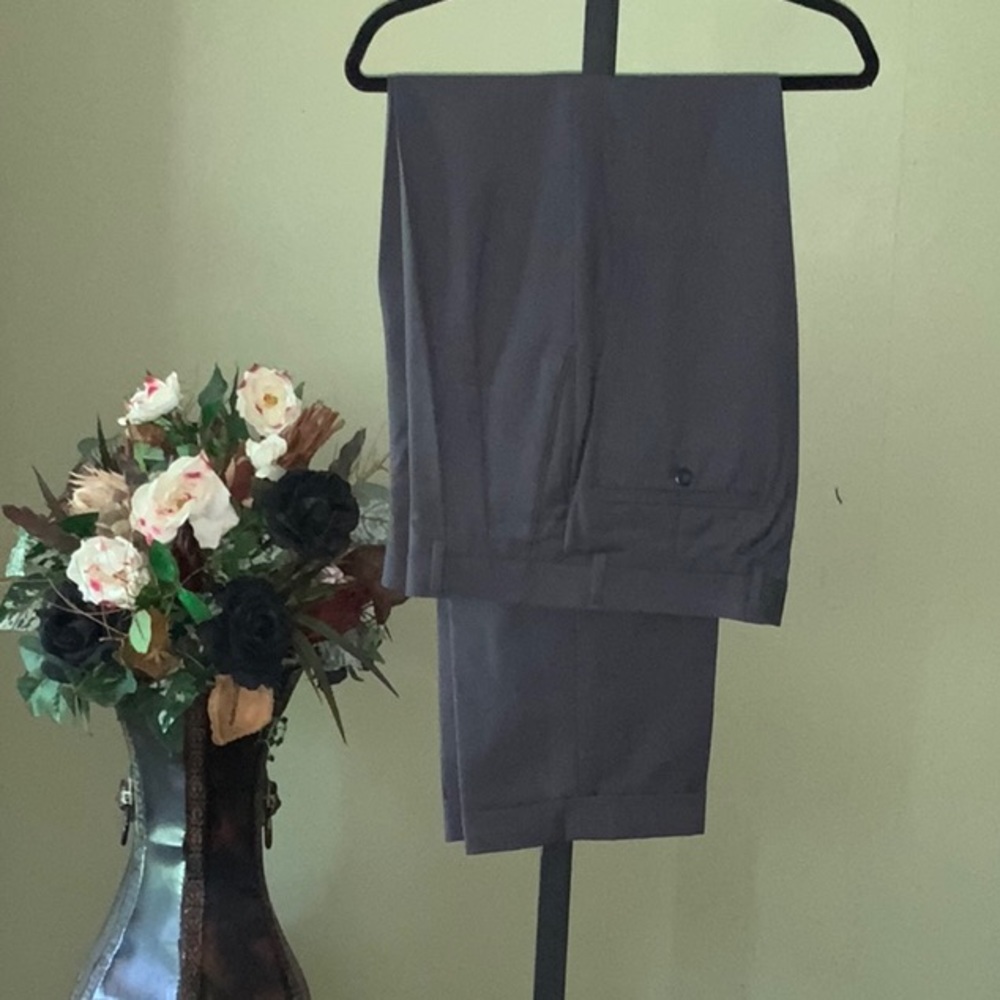 BRAGGI. BY LOUIS RAPHAEL MEN PANTS SIZE 33W 32INSEAM NWOT